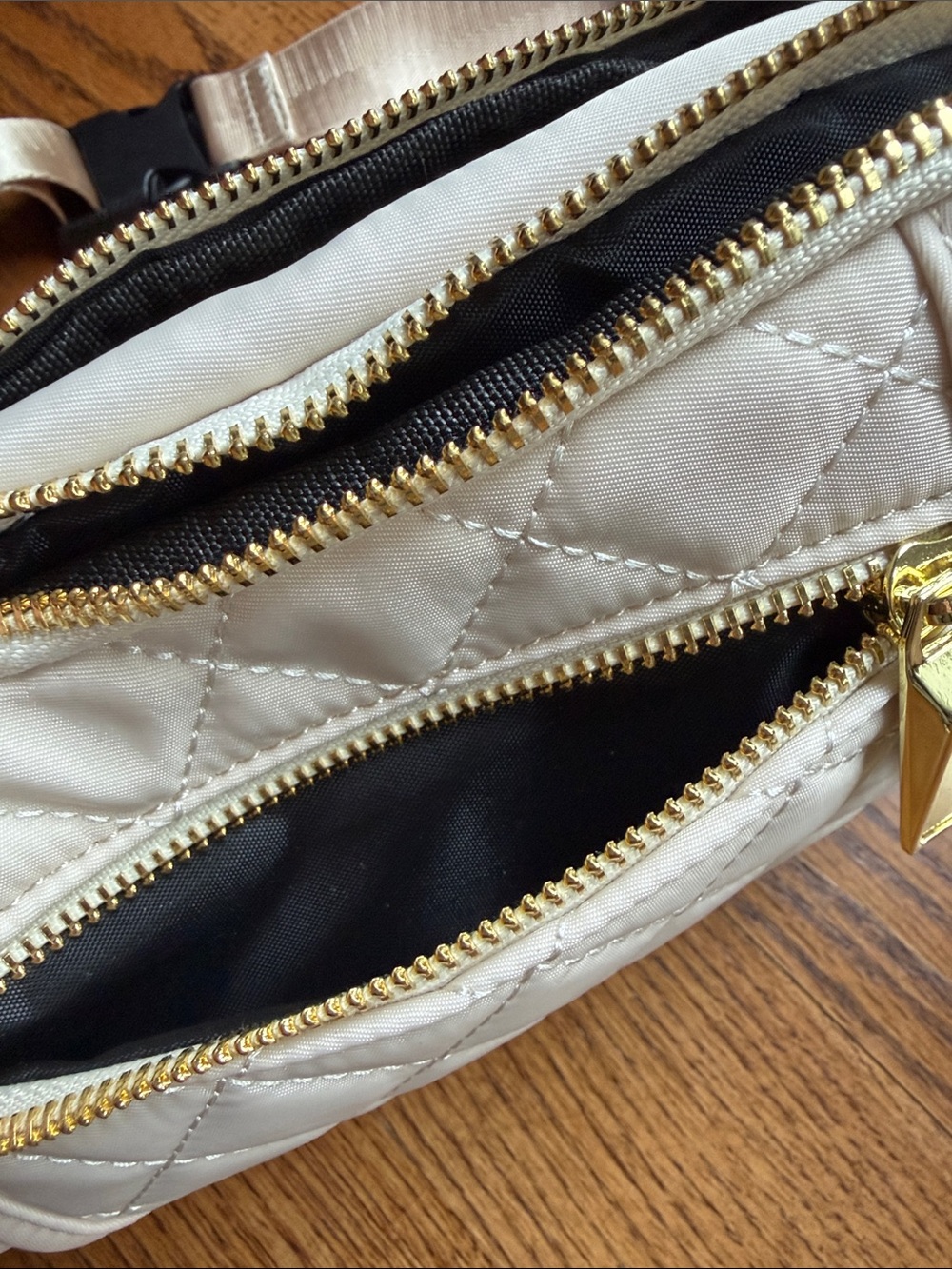 ZORFIN Quilted Fanny Pack / Belt Bag Crossbody Bag with Gold Zip.New without tag - Picture 8 of 9